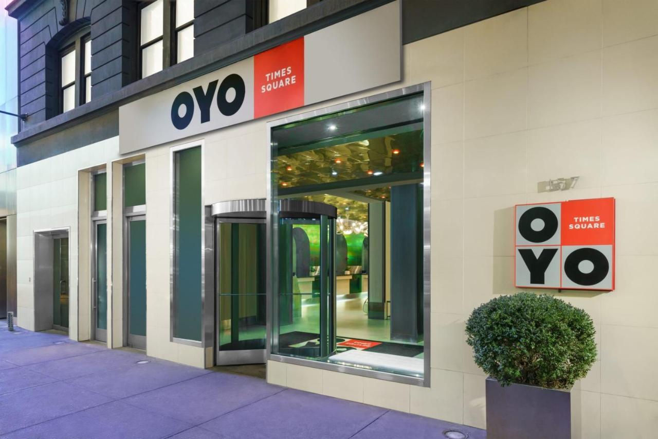 Отель Oyo Times Square Нью-Йорк Экстерьер фото